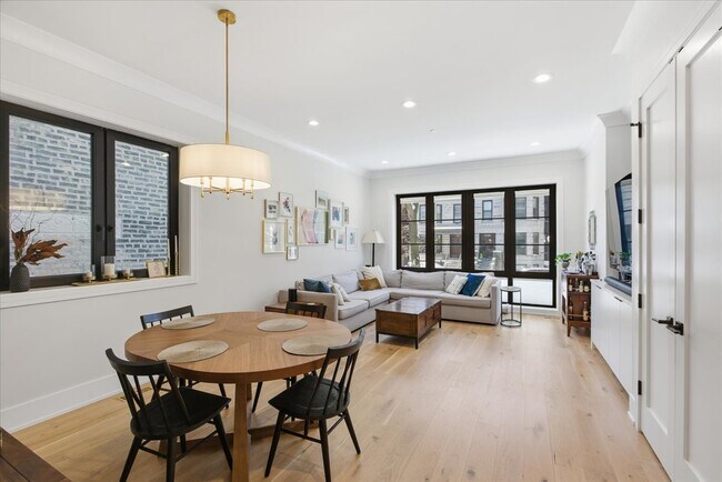 Foto del edificio - 3219 N Seminary Ave