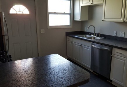 Kitchen - 1216 N Grand River Ave