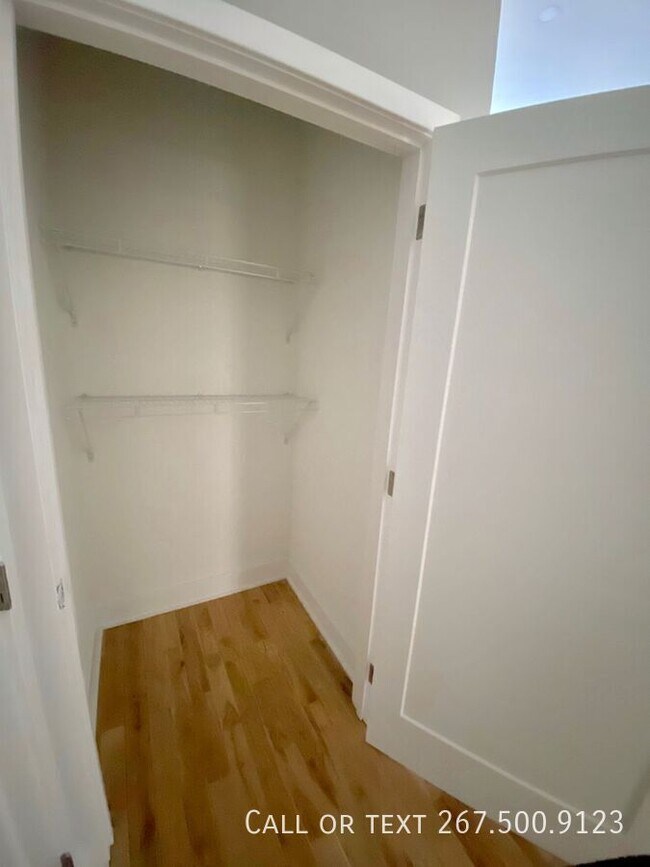 Photo - 1523 W Girard Ave Apartment