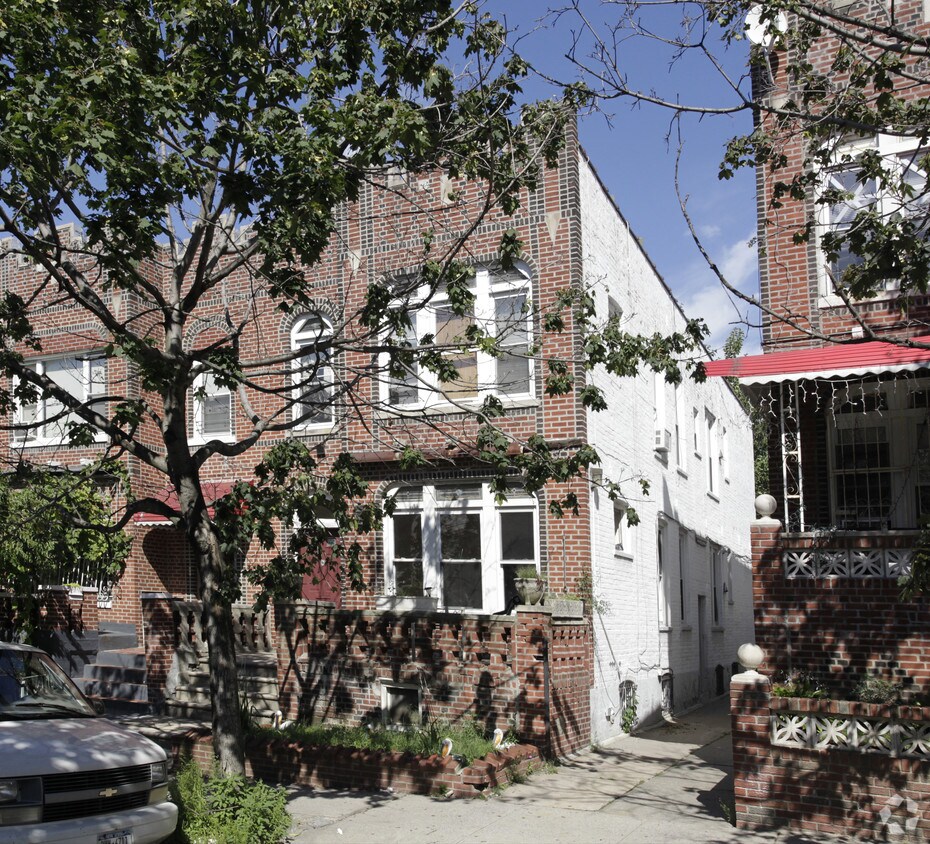 Building Photo - 3139 82nd St