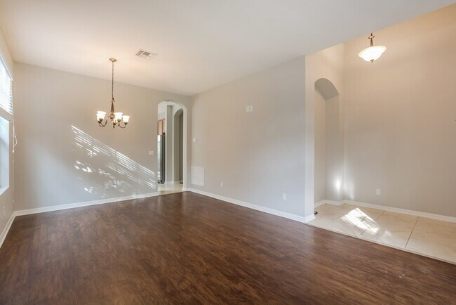 Foto del edificio - 15128 Stonebriar Way