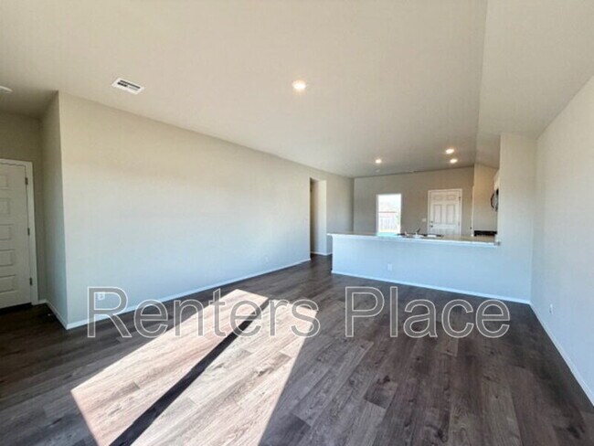 Building Photo - 1114 Raven Dr