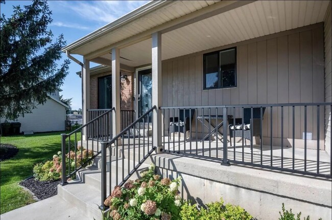 Building Photo - 8411 Woodruff Dr SW