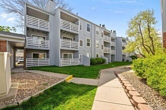 Building Photo - 7665 E Eastman Ave