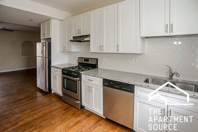 Foto del edificio - 1823 W Leland Ave