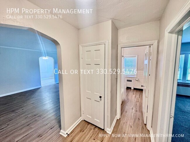 Foto del edificio - 3363 Warrensville Center Rd
