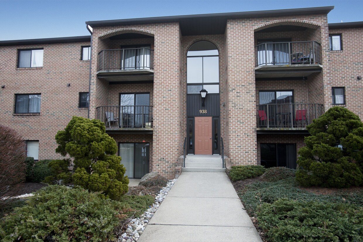938 building - 938 Cold Spring Rd