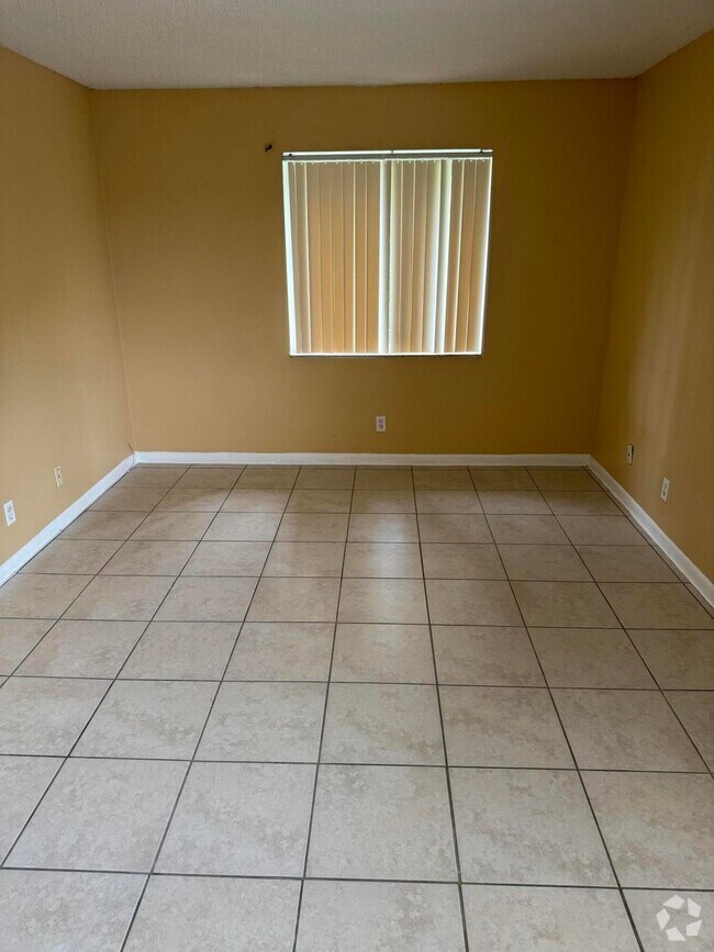 Pine Glen at Abbey Park Apartments under 1,500 West Palm Beach, FL