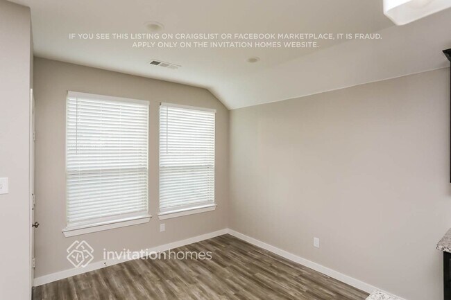 Foto del edificio - 1522 Calcot Ln