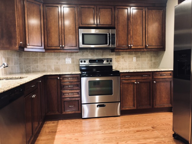 Designer Kitchen - 301 Kensington Way