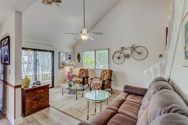 Building Photo - 9070 Green Meadows Way