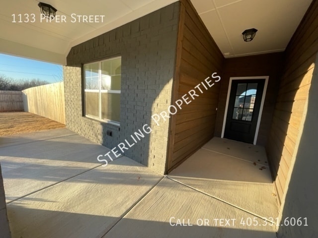 Building Photo - 1133 Piper St