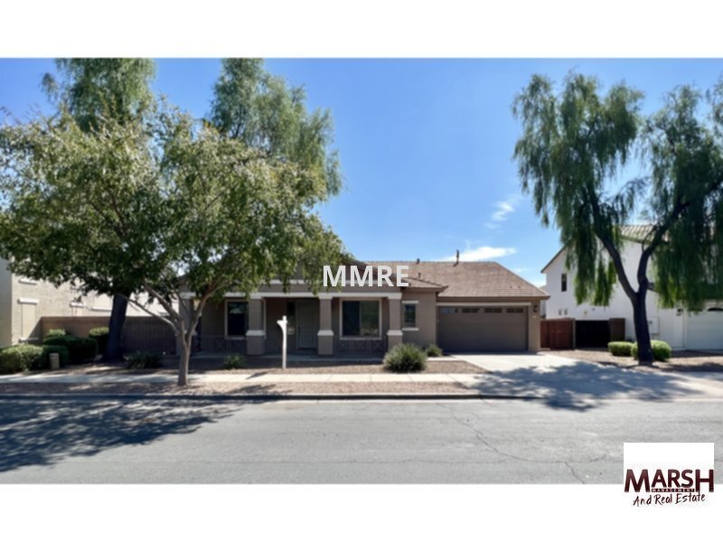 Primary Photo - Beautiful 4 bedroom home with community po...