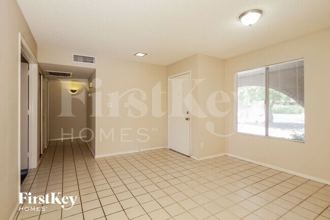 Foto del edificio - 5201 West Cheryl Drive