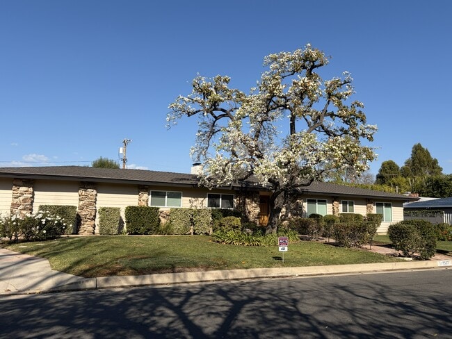 Foto del edificio - 17537 Margate St