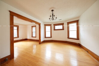 Building Photo - 1406 Adams St NE