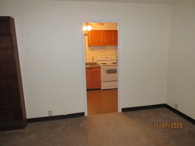 Building Photo - 1050 Lucas Ave Ext