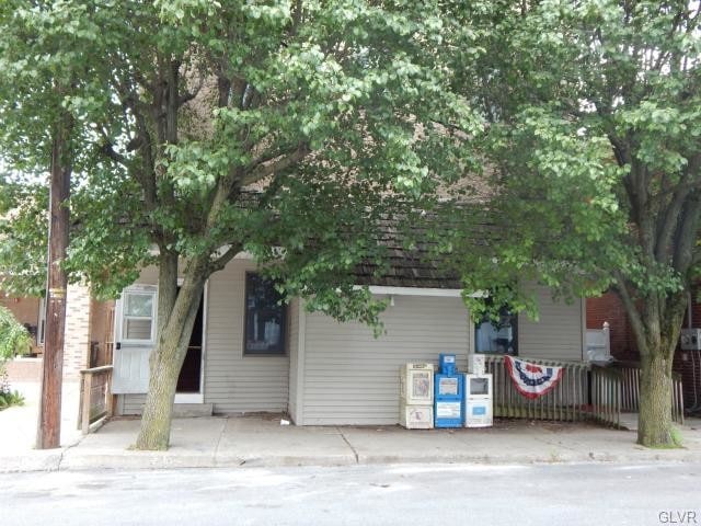 Building Photo - 135 Garibaldi Ave