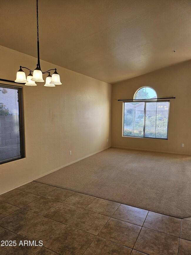 Foto del edificio - 10043 E Gray Rd