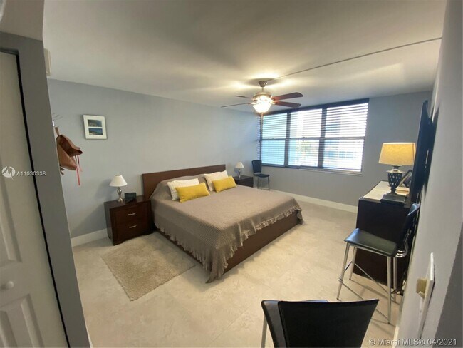 Foto del edificio - 16565 NE 26th Ave