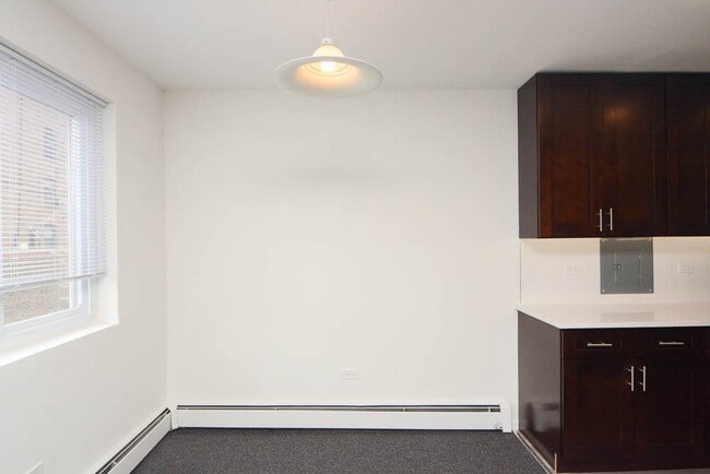 Building Photo - 520 Aldine