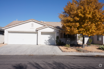 Building Photo - 2412 Weeping Rock Ave