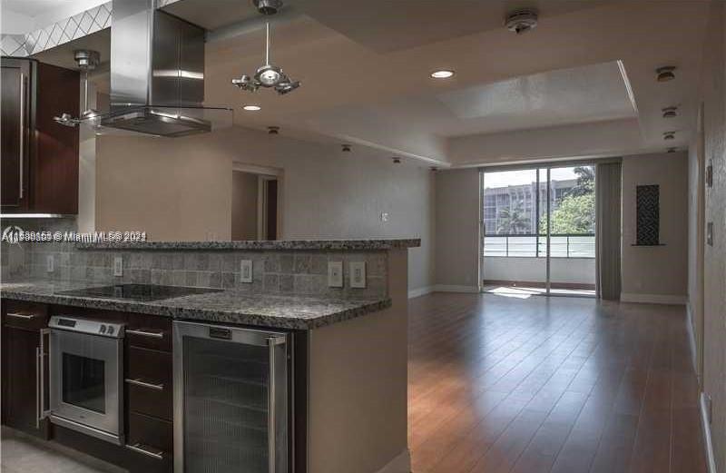 Foto principal - 600 Three Islands Boulevard