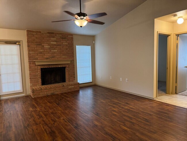 Foto del edificio - 8214 Spring Town St