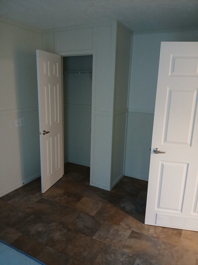 Foto del edificio - 920 E North St