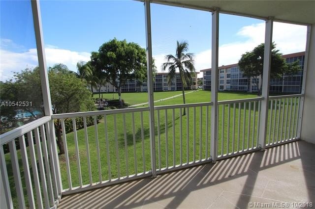 Foto del edificio - 3150 NE 48th Ct