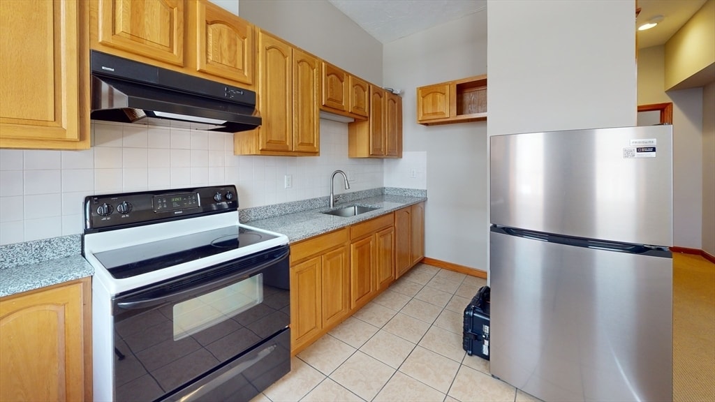 Primary Photo - 97 Hudson St