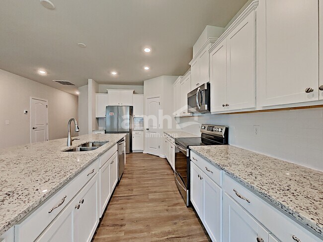 Foto del edificio - 2410 Abundance Ln