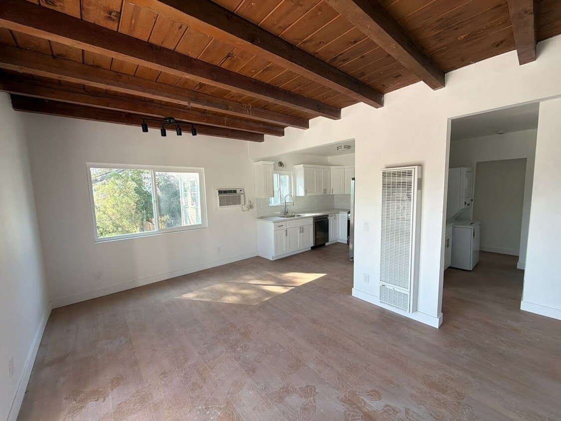 Building Photo - 1765 College View Pl