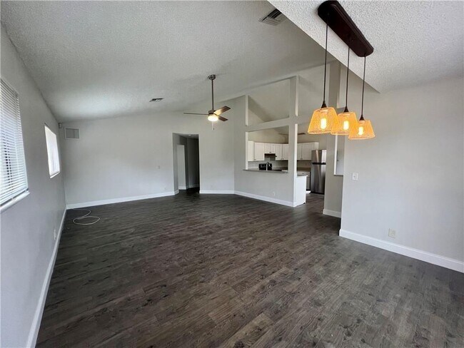 Foto del edificio - 22750 Pickerel Cir