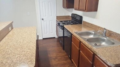 Building Photo - 5569 Plantation Forest Dr