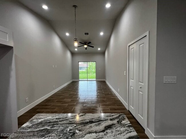 Foto del edificio - 1106 Cape Coral Pkwy W