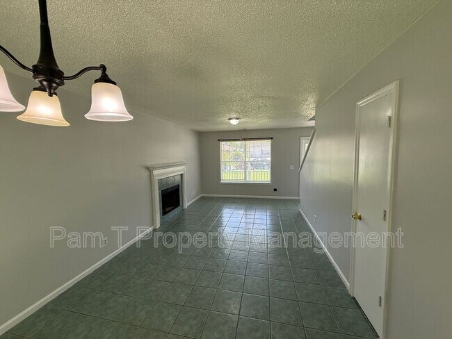 Foto del edificio - 105 Laurelwood Dr