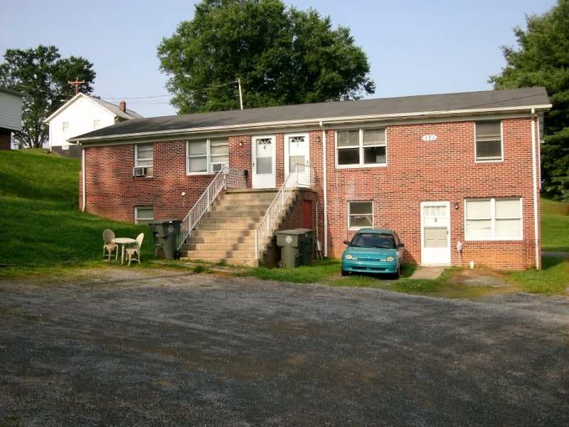 Primary Photo - 151 Hassinger St SW