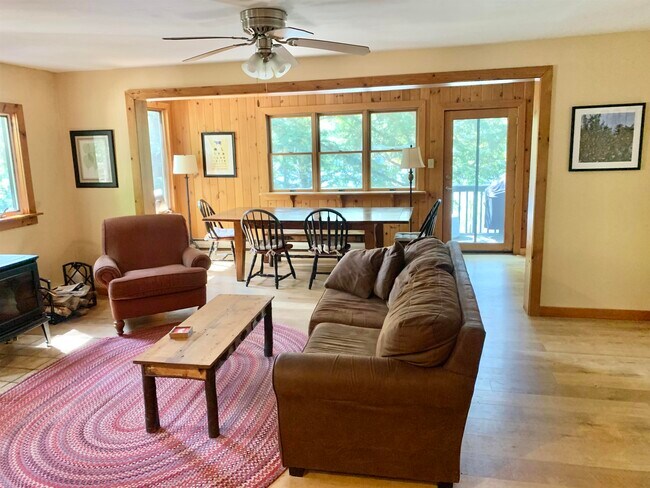 Foto del edificio - 237 Ellison's Lake Rd