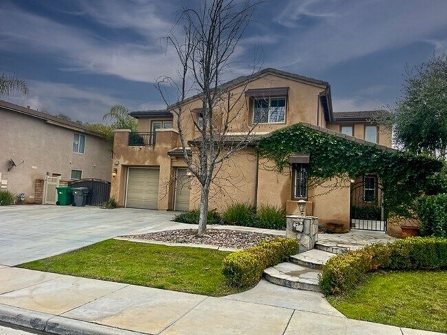 Foto del edificio - 5 bedroom Winchester home with a 3 car garage for LEASE!