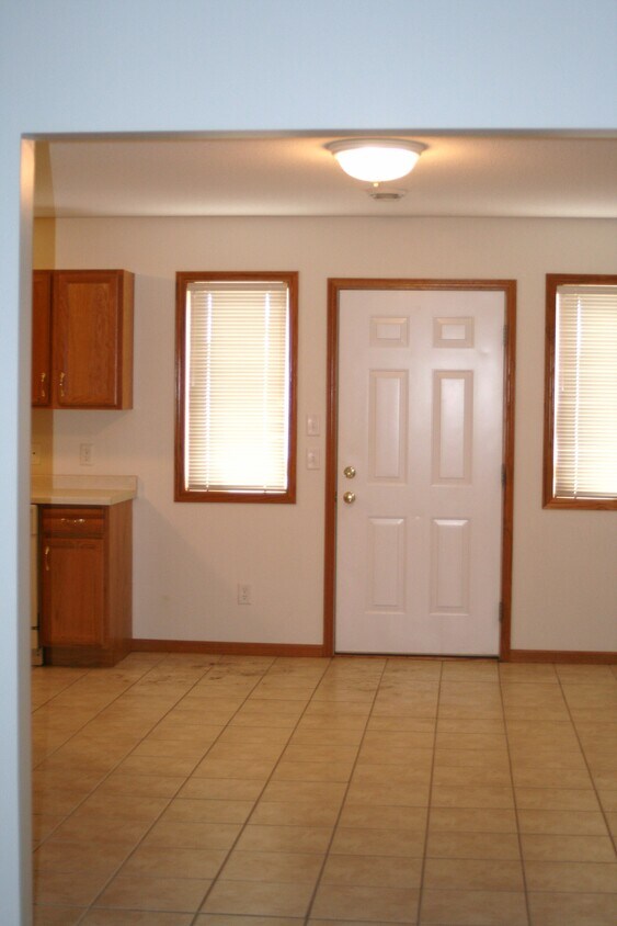 Building Photo - 1715 Northway Dr
