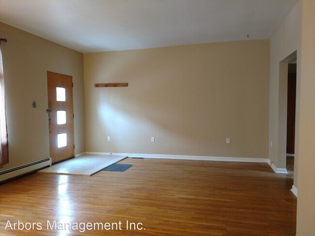 Building Photo - 5 br, 2.5 bath House - 81 Pius Street