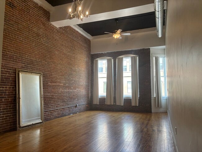 Building Photo - 124 Washington St