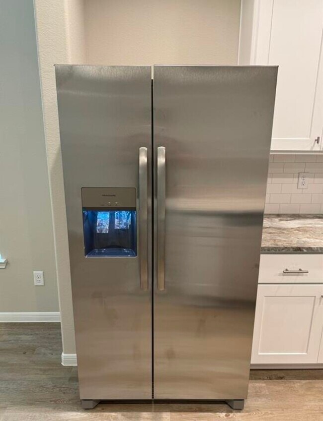 Foto del edificio - 504 Emerald Thicket Ln