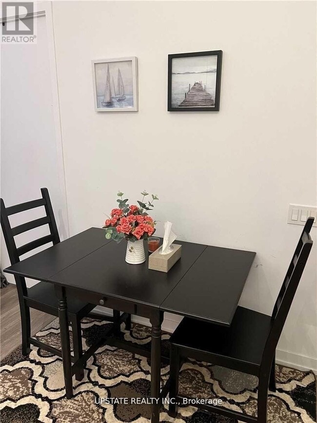 Photo du bâtiment - 898 Portage Pkwy