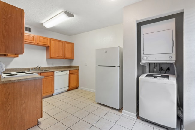 Building Photo - 4444 Tigerland Ave