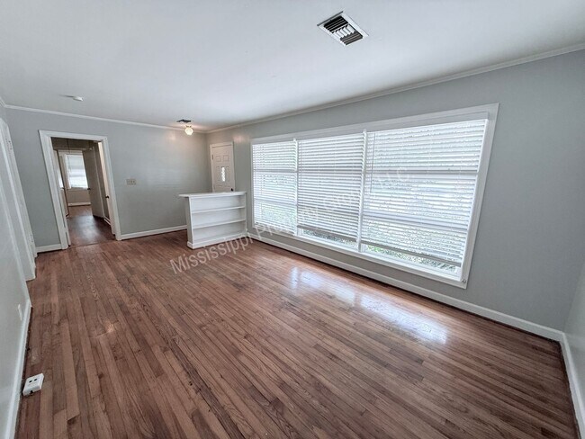 Building Photo - 509 S 18th St