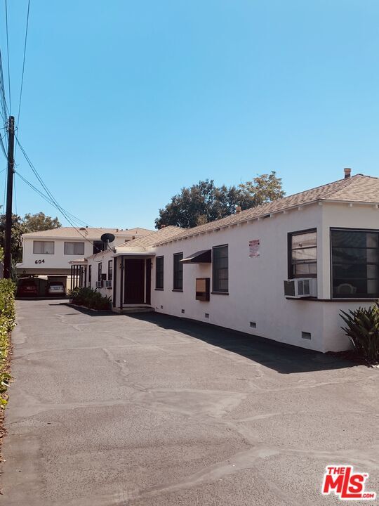 Building Photo - 604 Windsor Rd