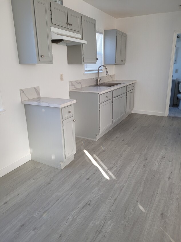 Primary Photo - 154 E 54th St