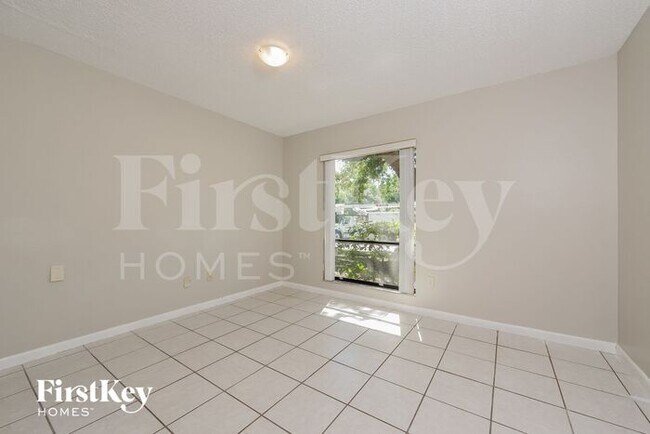 Building Photo - 302 Sanora Blvd